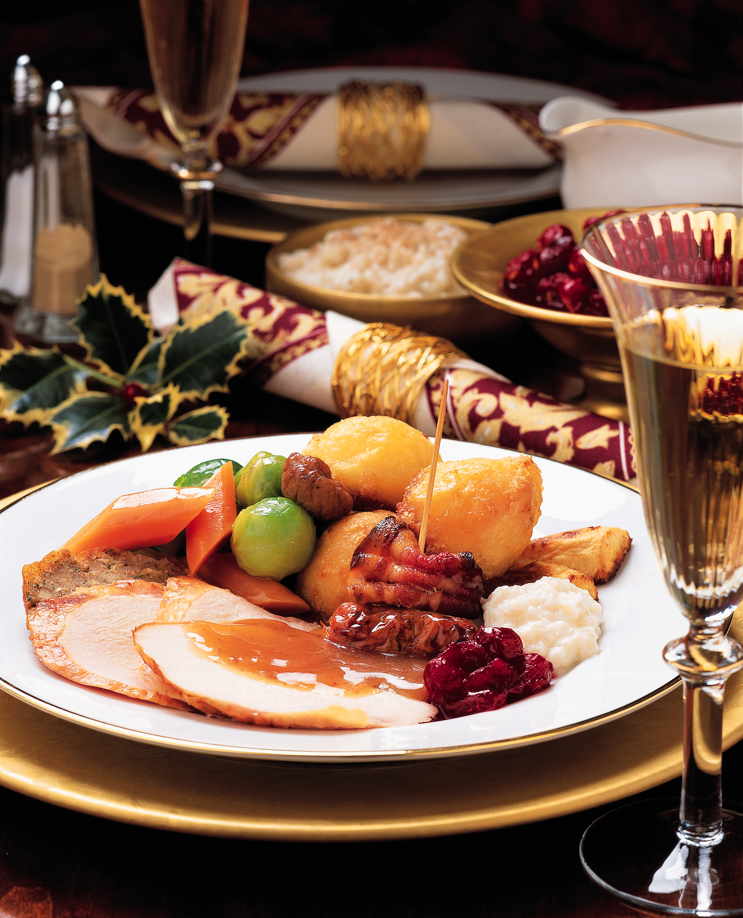 Christmas dinner (VisitBritain/Britain on View&mdash;Getty Images)