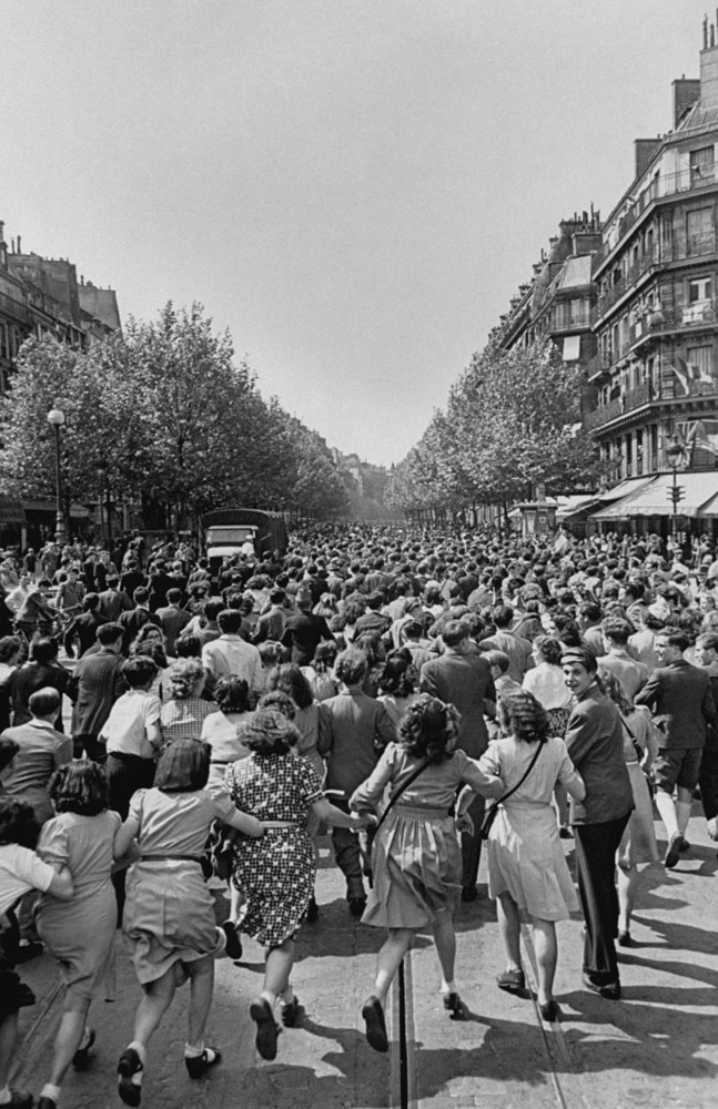 Thousands of Parisians — and untold numbers of refugees from other countries, trapped in Paris since the Germans captured the capital in 1940 — poured into the streets on August 25, 1944.