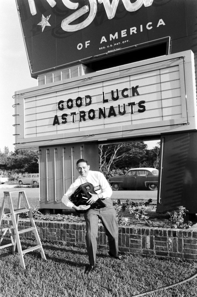 A Floridian wishes the Mercury astronauts Godspeed, 1960.