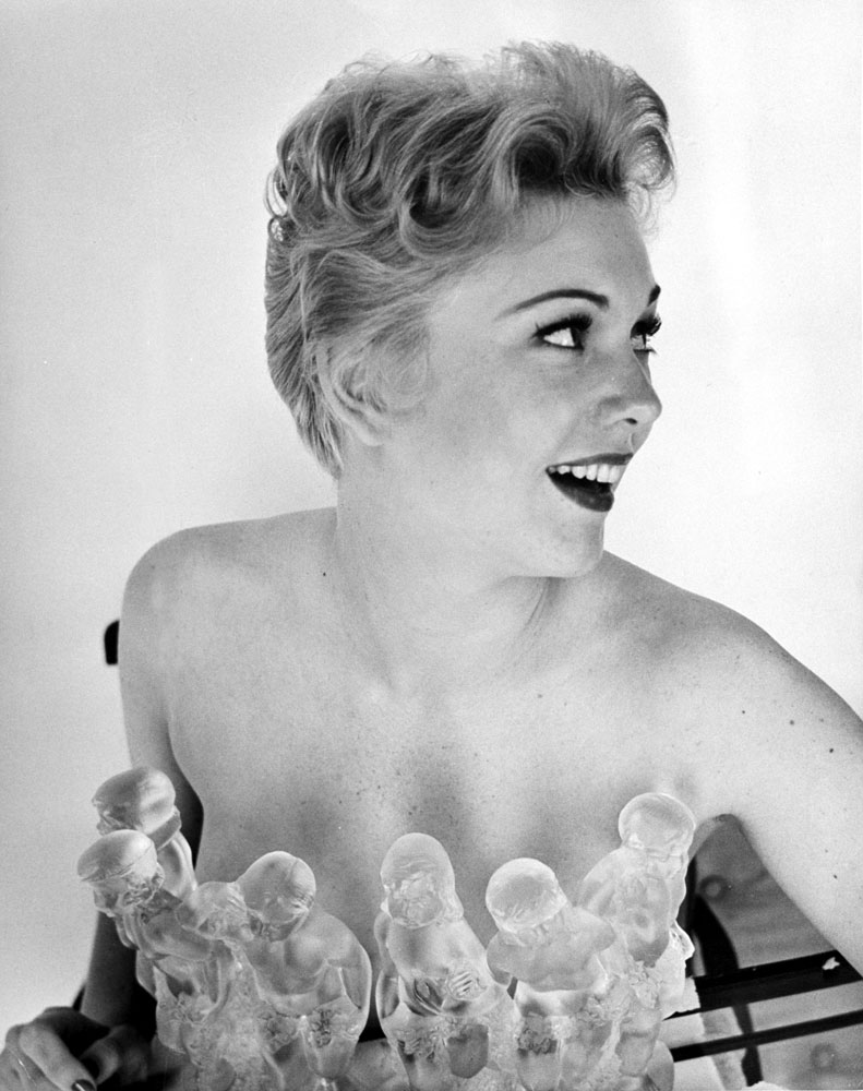 Kim Novak, 1954