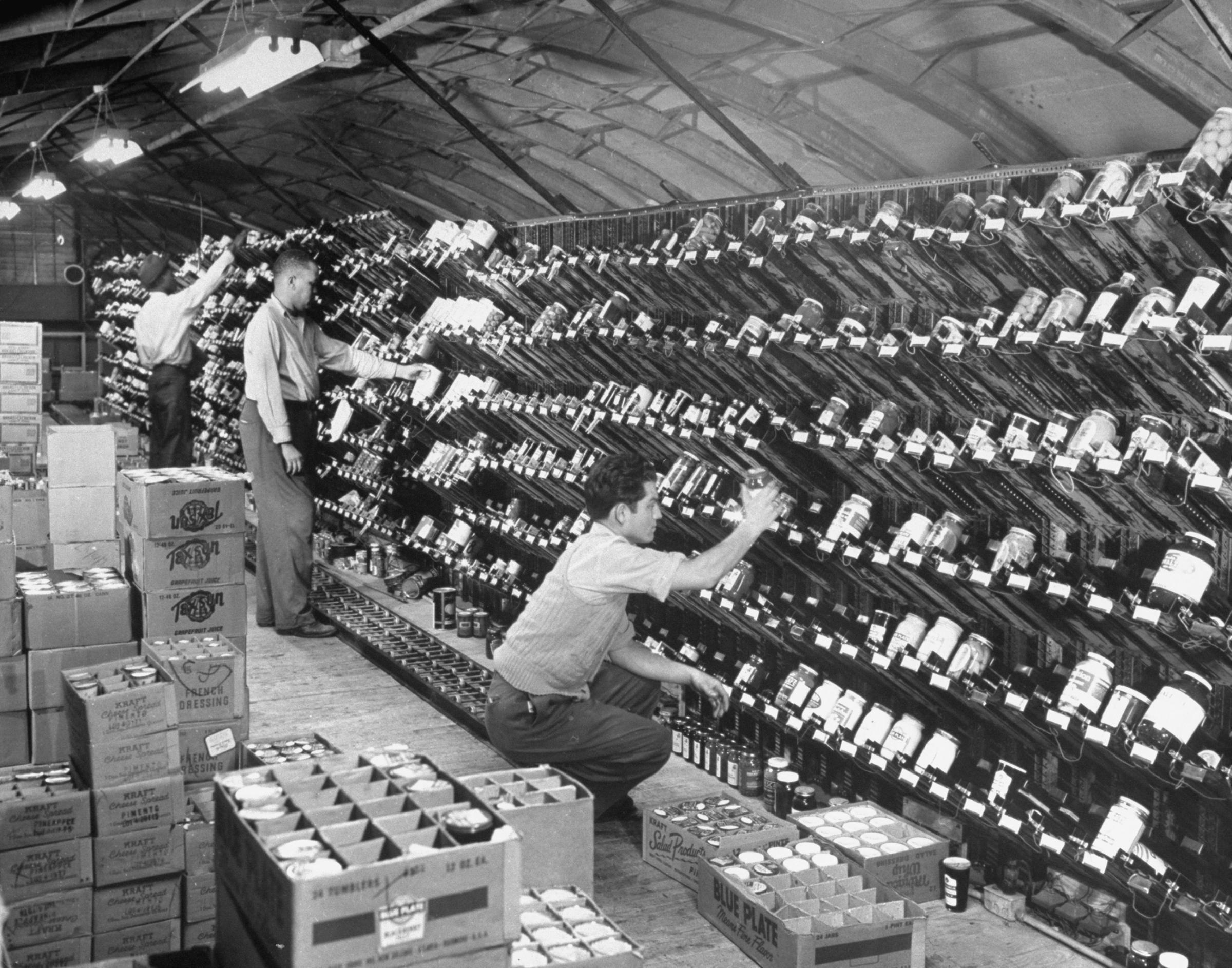 Keedoozle, a fully automated grocery store, Memphis, Tenn., 1948.