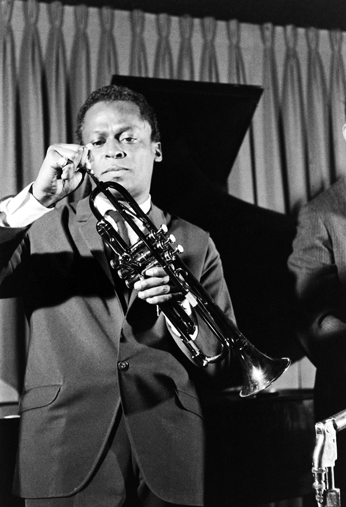 Picture of Miles Davis and his trumpet, 1958