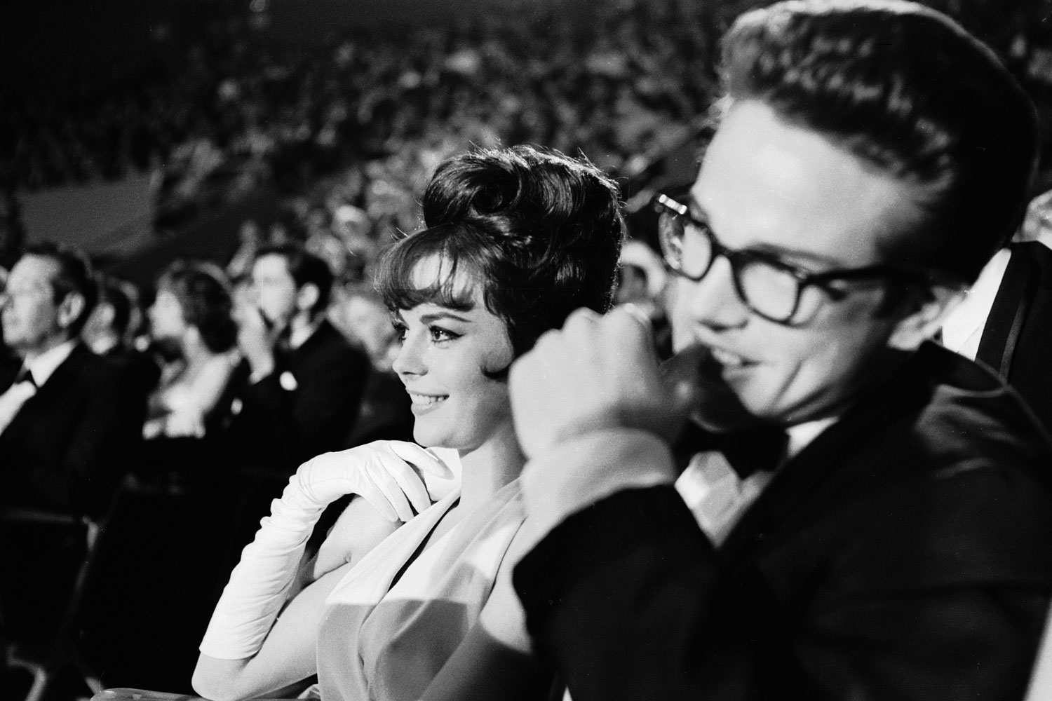 Natalie Wood and Warren Beatty attend the 1962 Academy Awards.