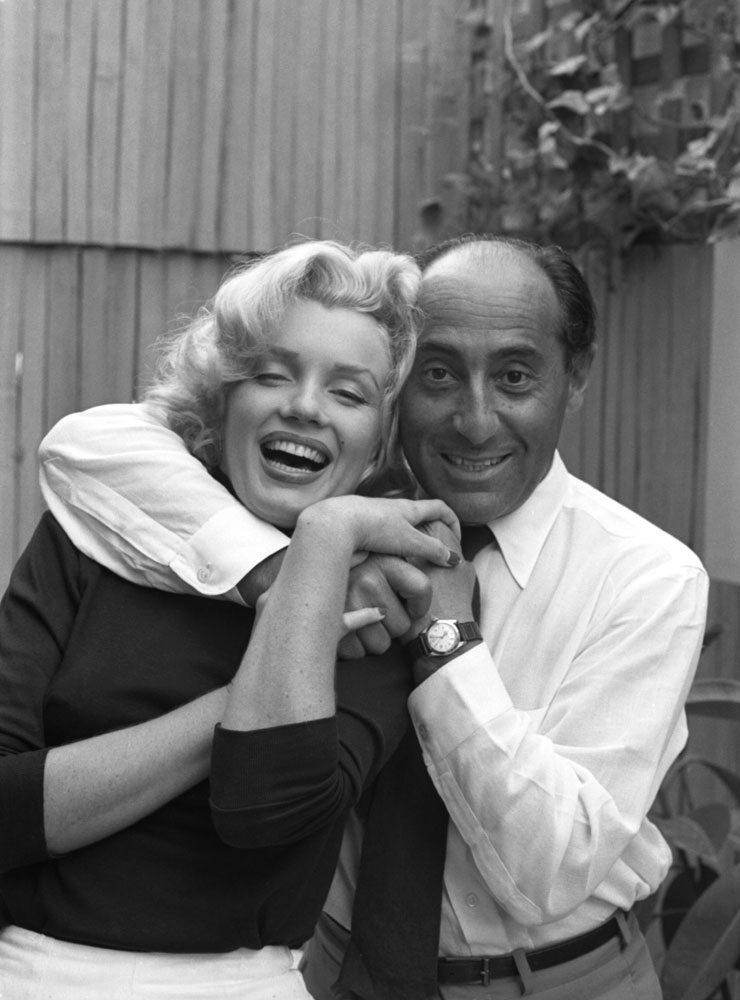 Marilyn Monroe and Alfred Eisenstaedt at Monroe's Beverly Hills home, 1953.
