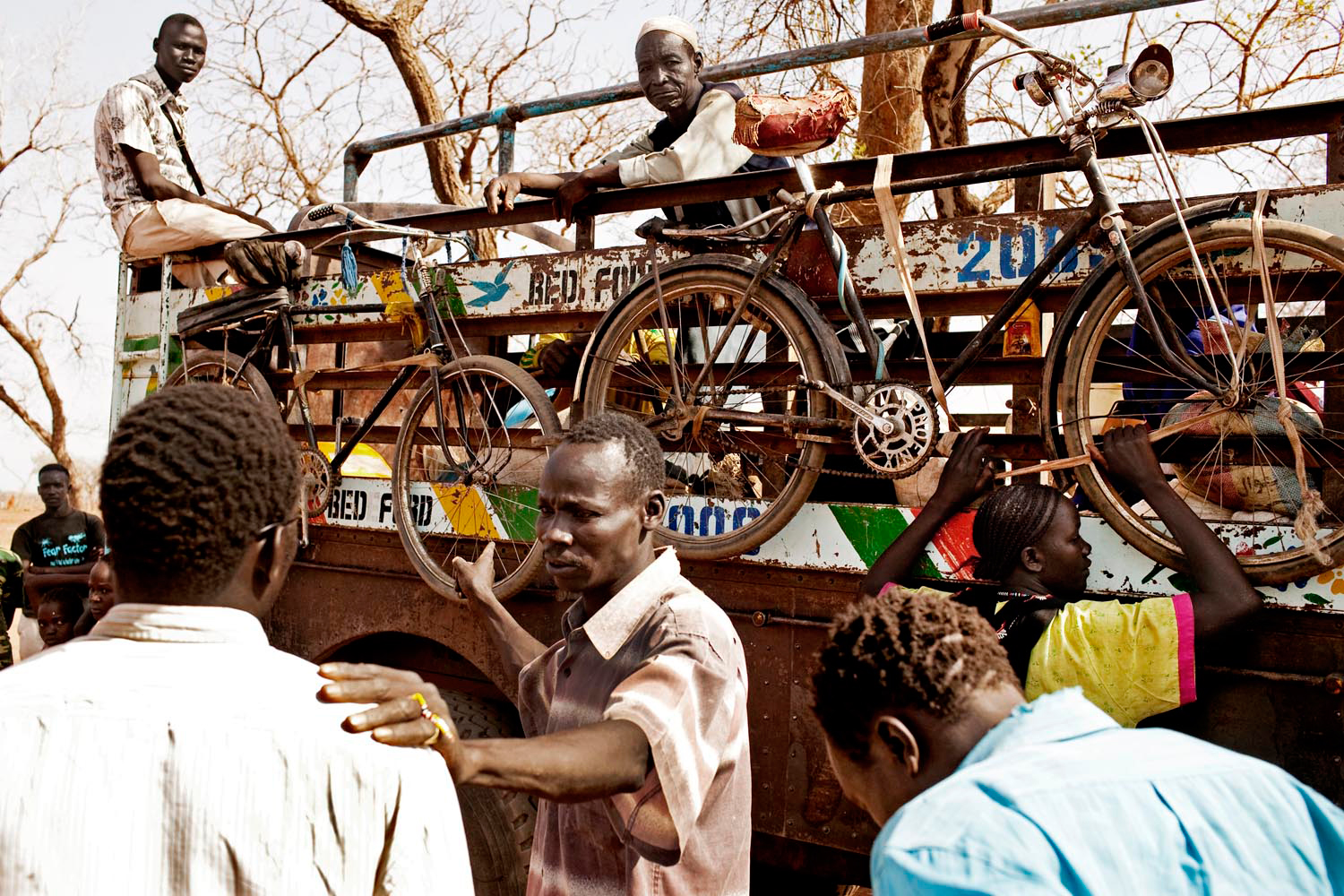 Nuban refugees arrive by truck at the Yida refugee camp.