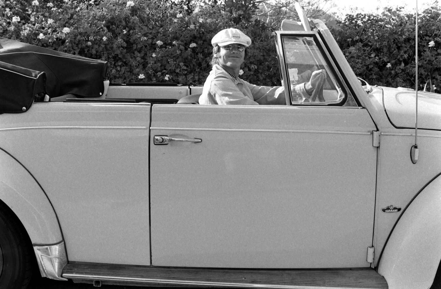 Jack Nicholson driving his Volkswagen convertible in 1969