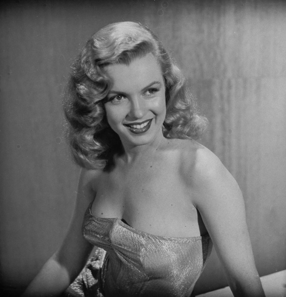 Marilyn Monroe at age 22, Hollywood, 1949.