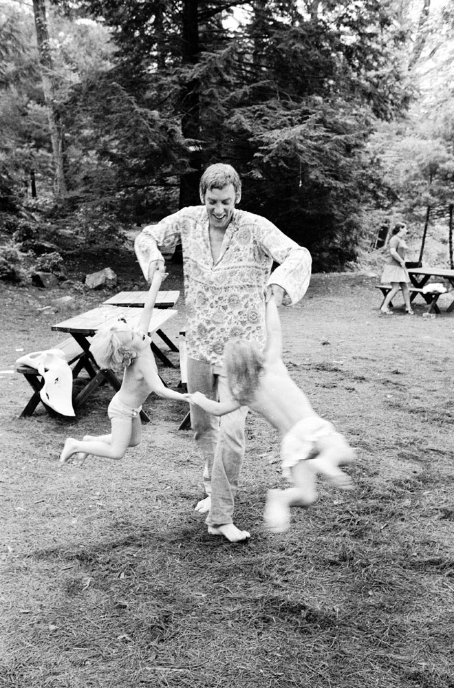 Donald Sutherland and his children, twins Kiefer and Rachel, in California, 1970.