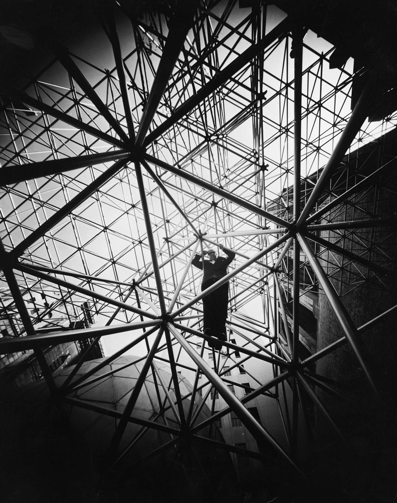 Buckminster Fuller explains the principles behind Dymaxion construction, 1959.