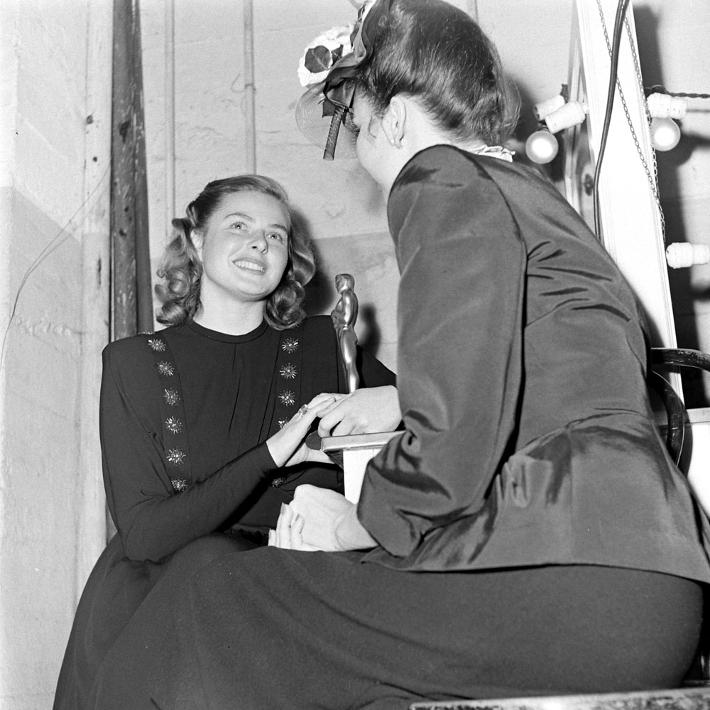 Ingrid Bergman in 1945 with her Best Actress Academy Award for Gaslight.