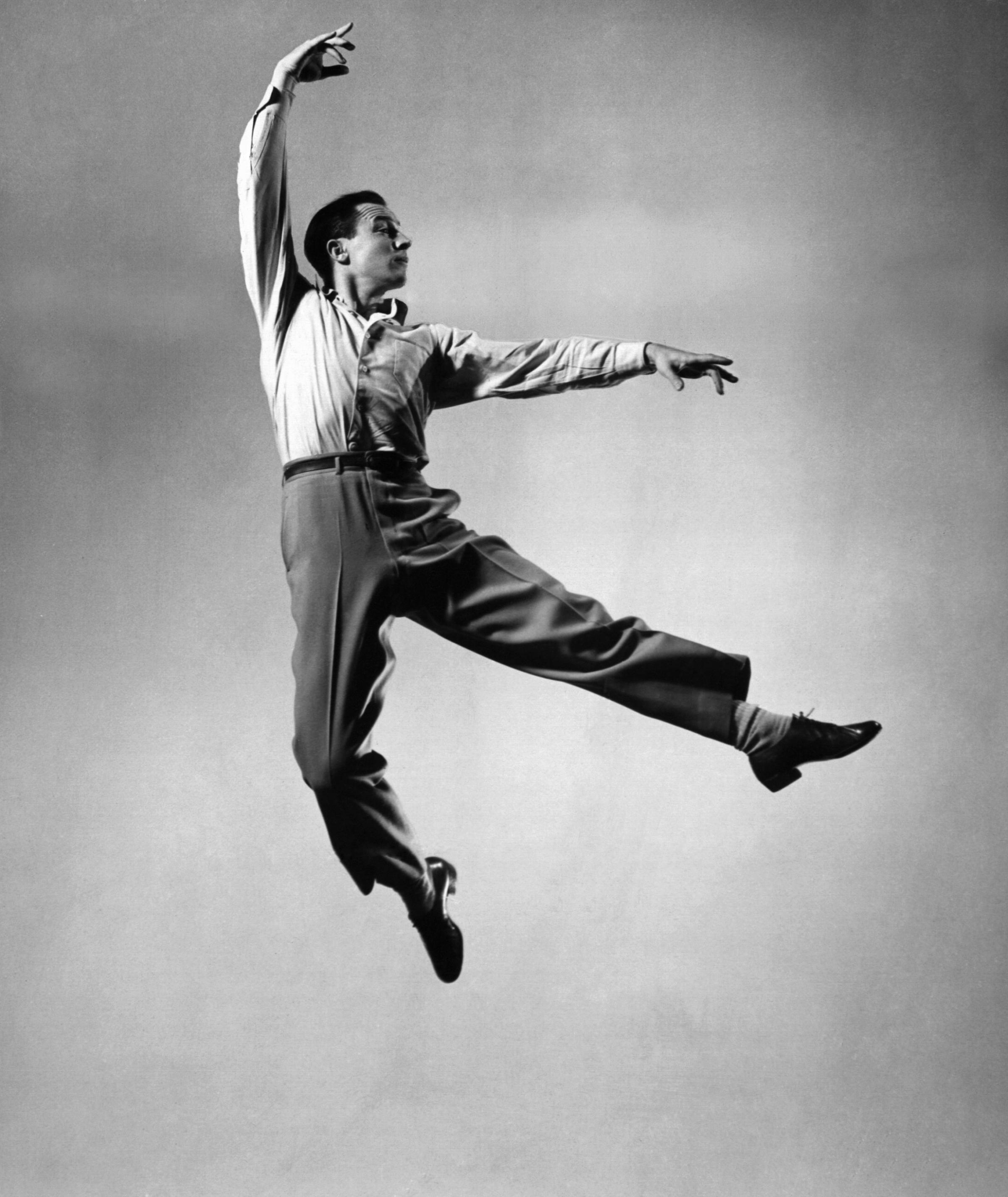 Gene Kelly dancing, 1944.