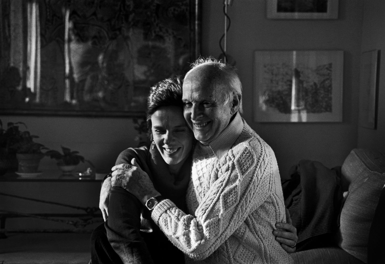 Martine Franck and Henri Cartier-Bresson at home in Paris, Nov. 16, 1980.
                              Photographed by André Kertész.