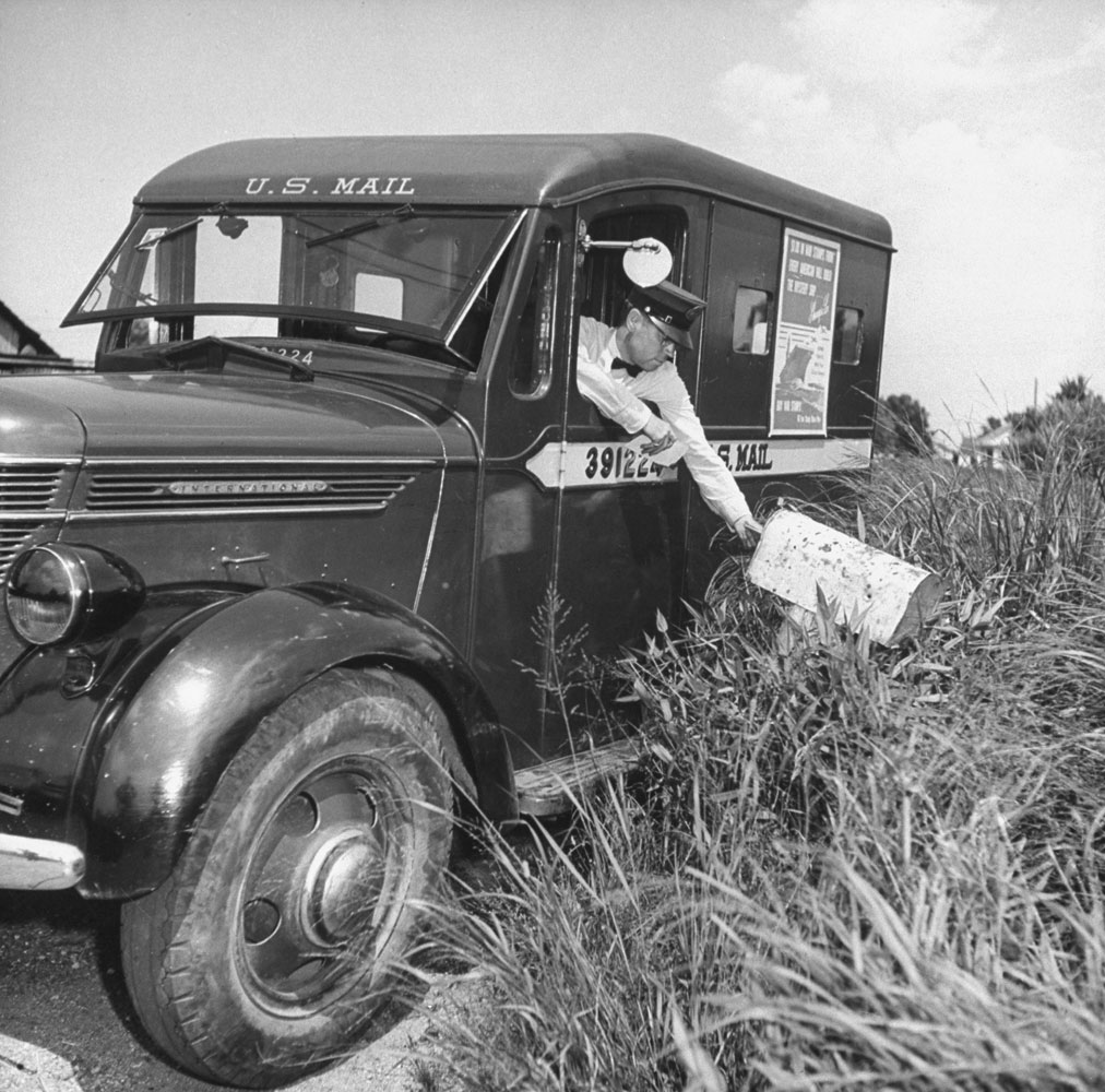 Postal worker, Connecticut, 1943.
