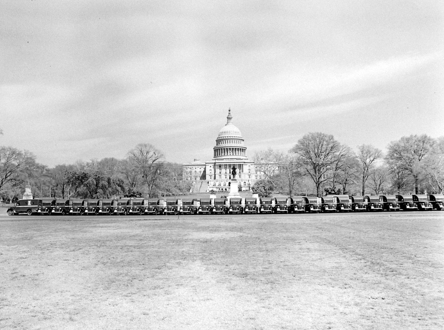 Postal trucks, Washington, D.C., 1942.