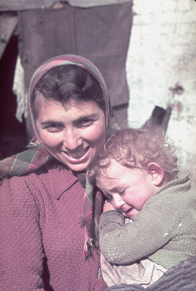 Unidentified woman and child, Kutno, Nazi-occupied Poland, 1939.