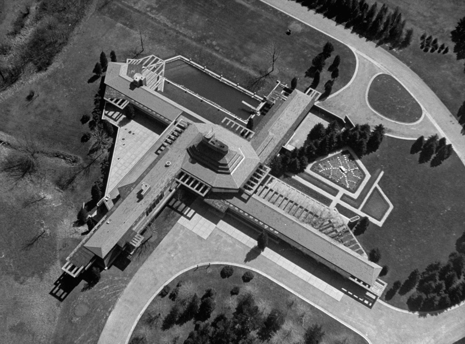 Aerial view of Frank Lloyd Wright house in Milwaukee, Wisconsin, 1946.