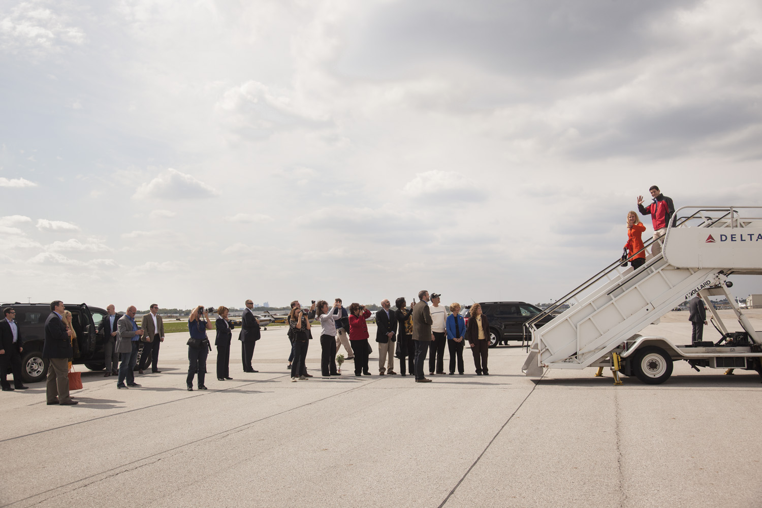 Image:Paul Ryan and his wife exit their plane in Colombus, Ohio. Sept. 29, 2012.