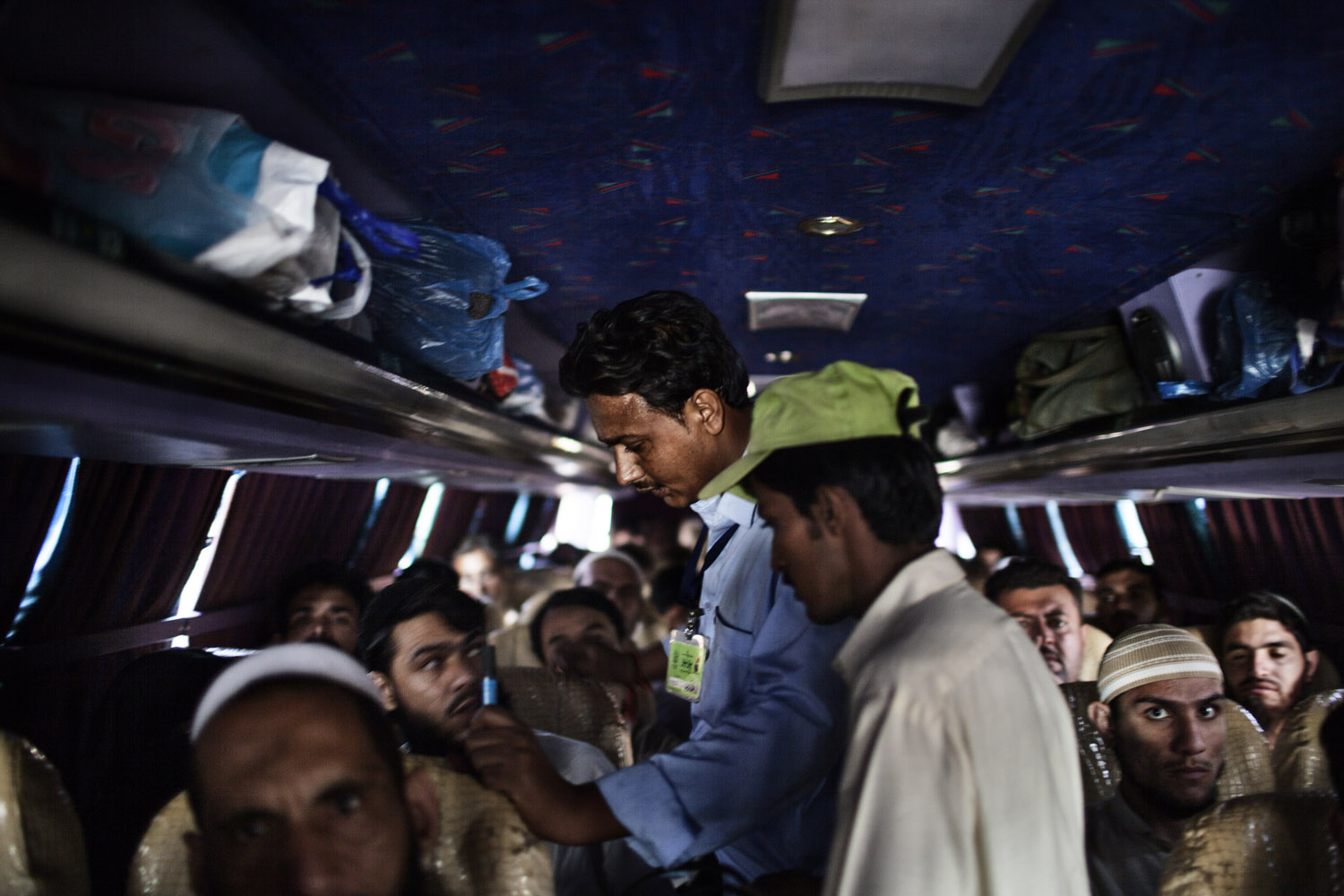 Image: The polio vaccination team at Karachi Toll Plaza has vaccinated more than 500 children traveling on buses