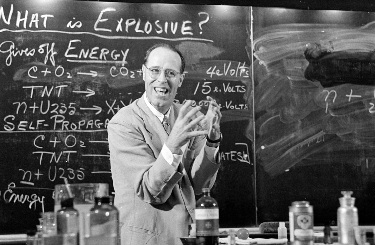 Princeton professor Hubert Alyea lecturing on the chemistry of the atomic bomb, 1953.