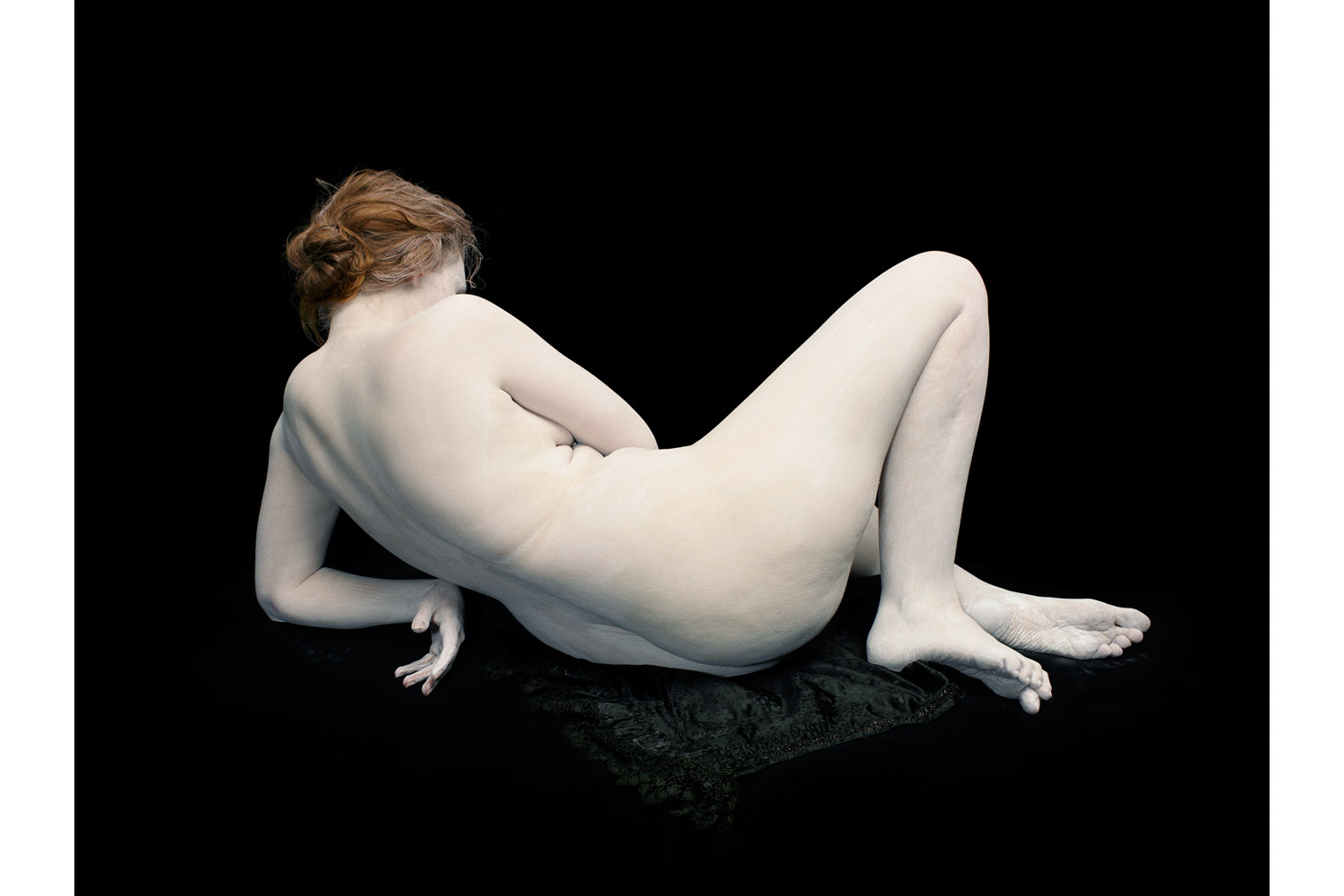 Audrey with toes and wrist bent, 2011 (Nadav Kander)