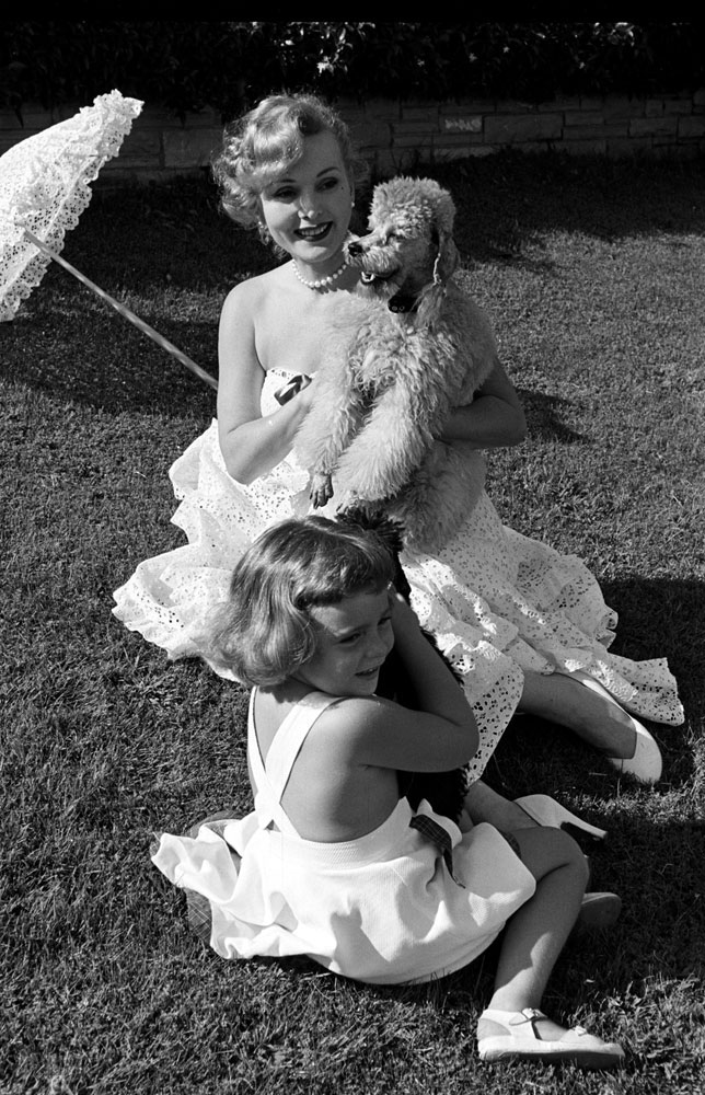 Zsa Zsa Gabor with her daughter Francesca, 1951.
