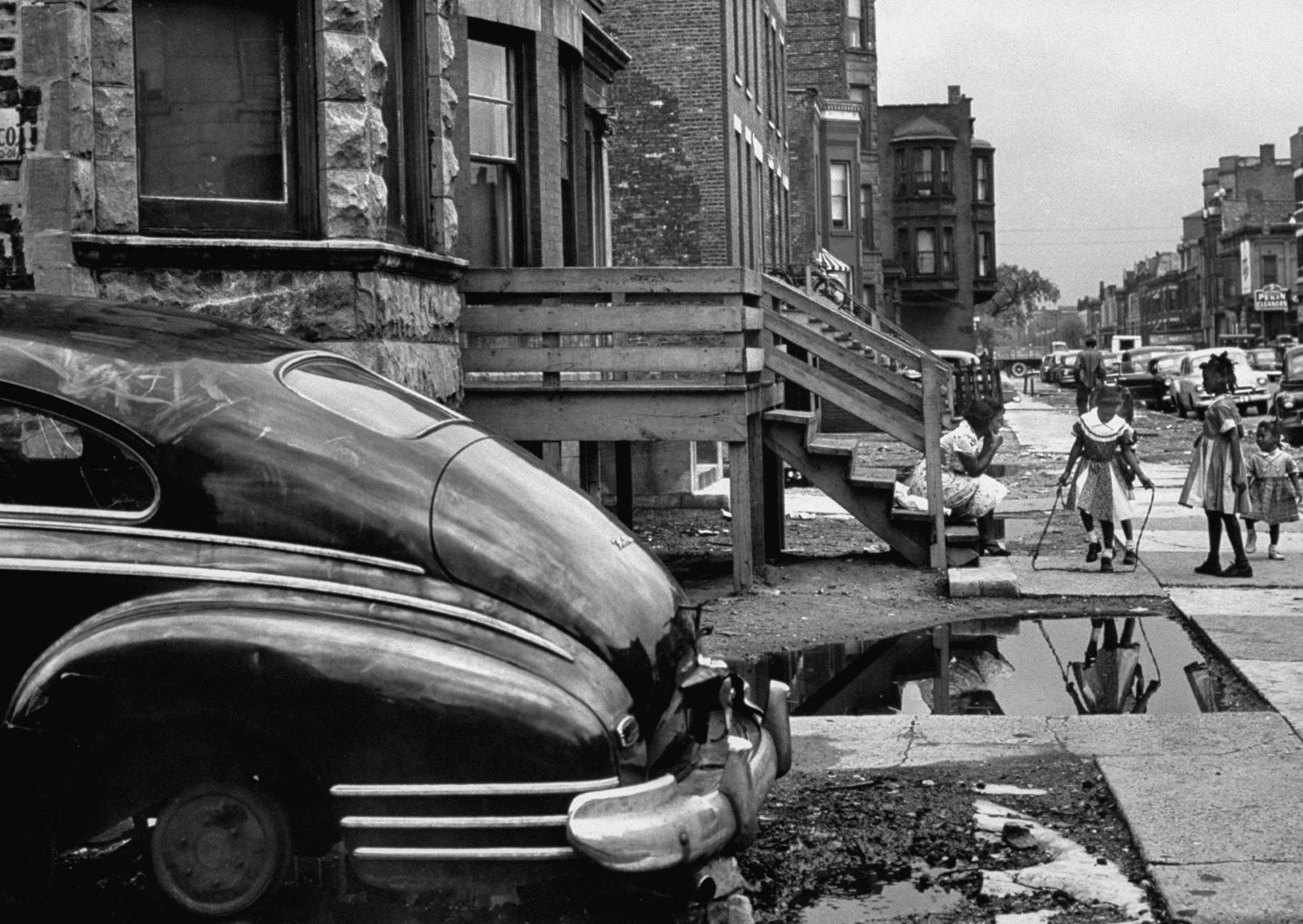 Street scene, Chicago, 1954.