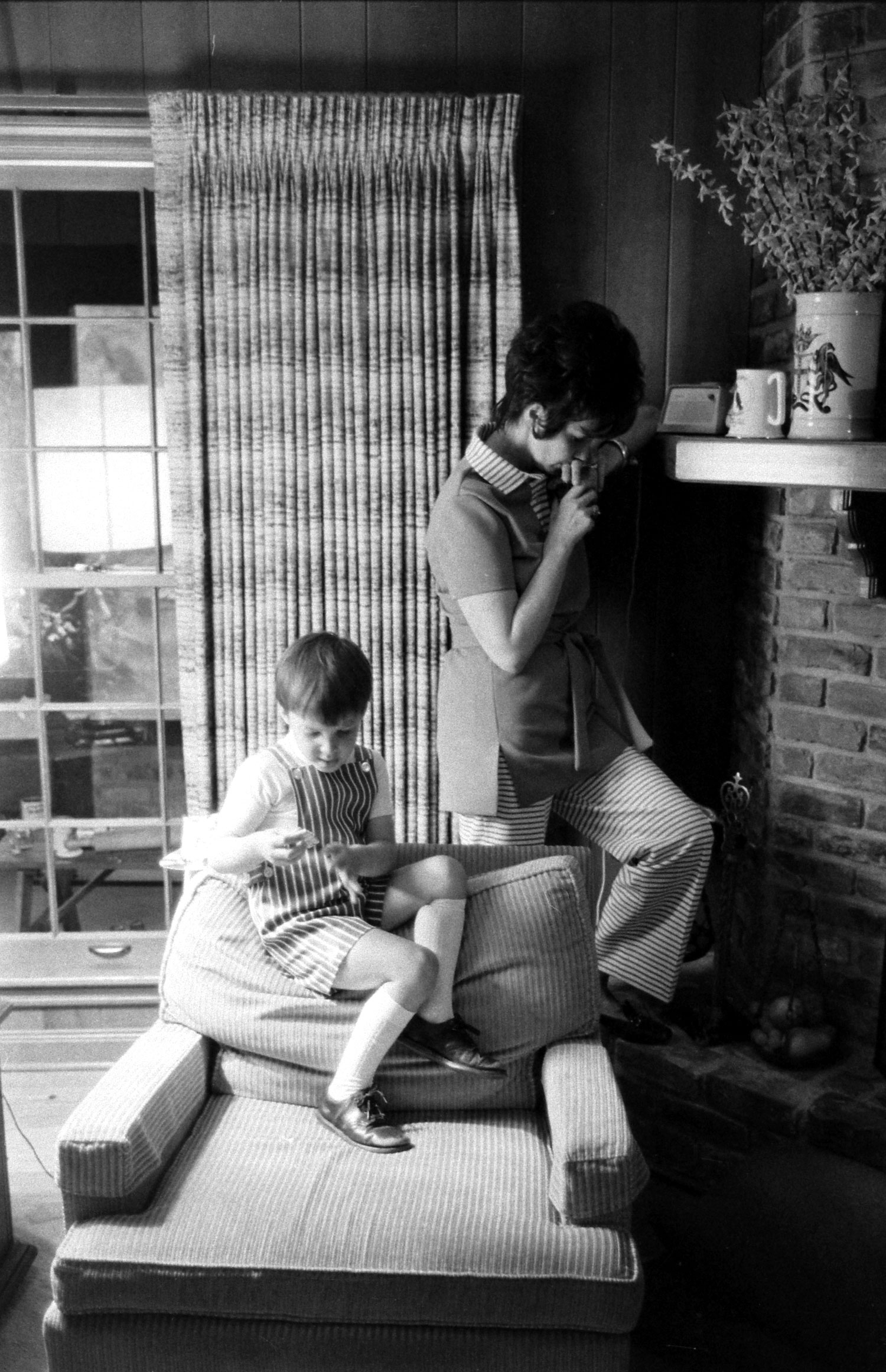 Marilyn Lovell, wife of astronaut Jim Lovell, and son Jeffrey at home during the Apollo 13 crisis, April 1970.