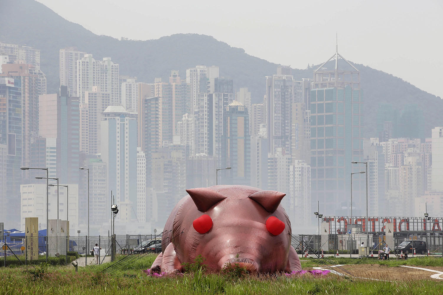 Inflatable Sculpture Exhibition Arrives In West Kowloon