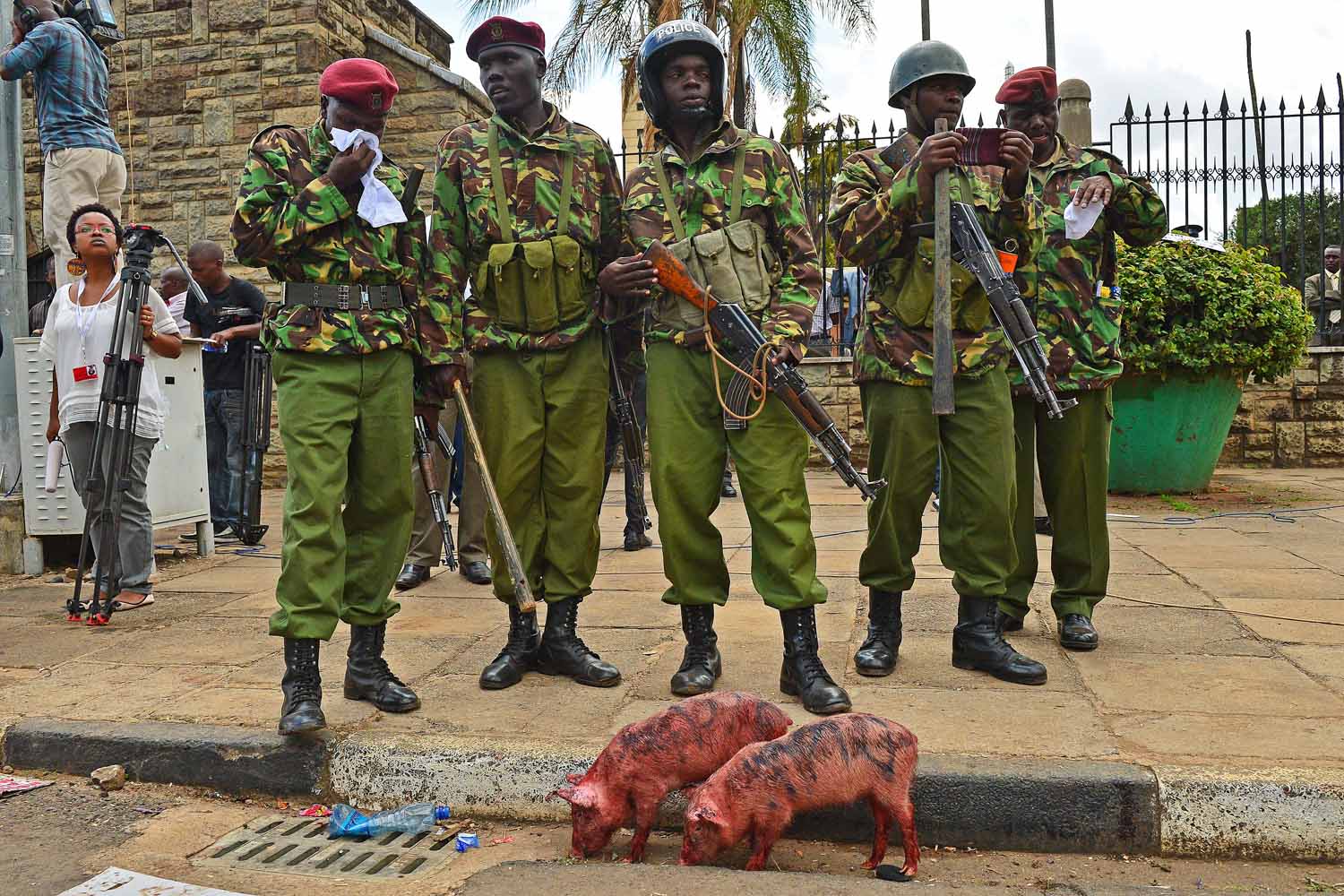 TOPSHOTS-KENYA-PARLIAMENT-POLITICS-DEMO-LABOUR