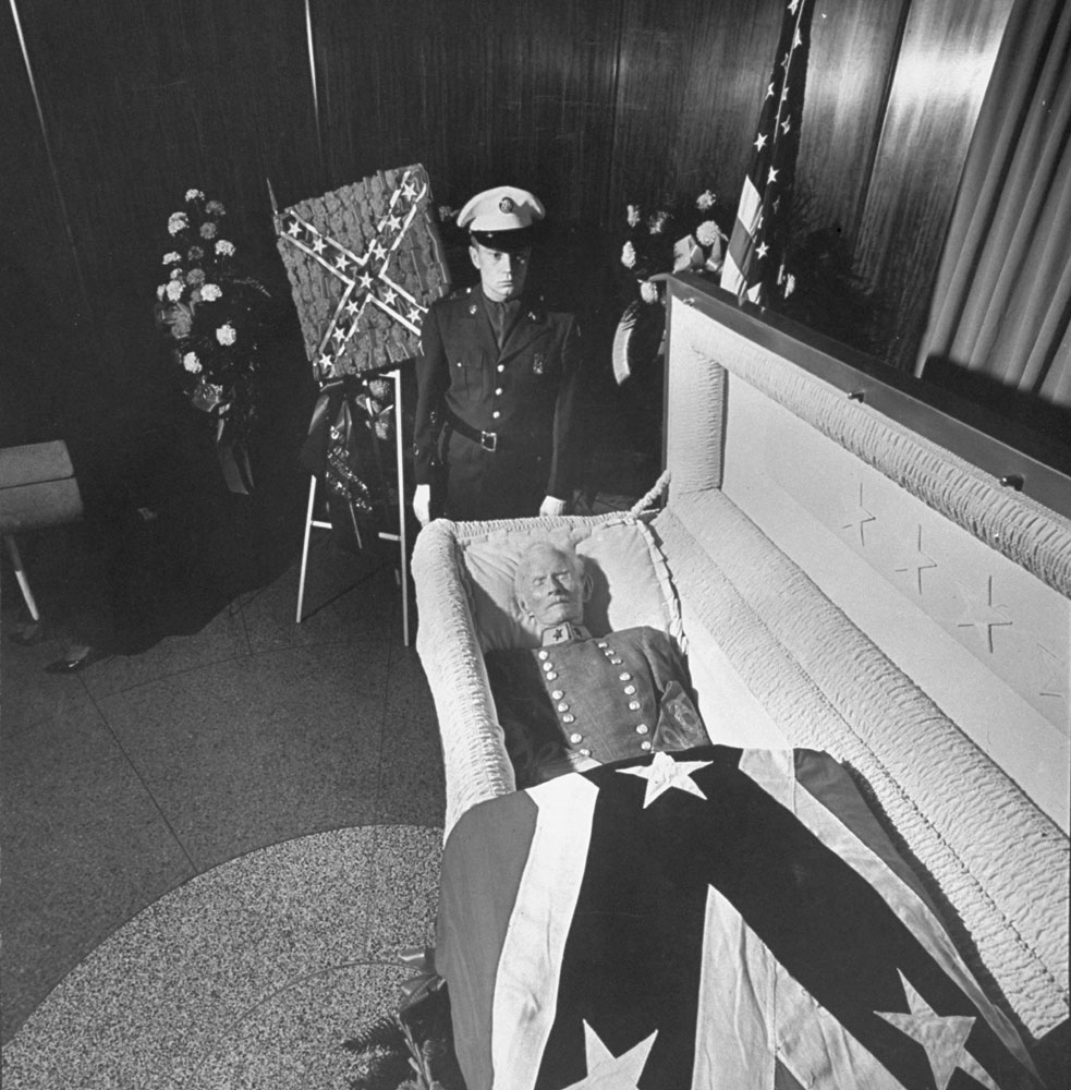 Walter Williams, who claimed to be the oldest surviving Civil War veteran, at rest in an open casket in Houston, Texas, in December 1959. Records indicate that he was likely just 5 years old when the Civil War began.