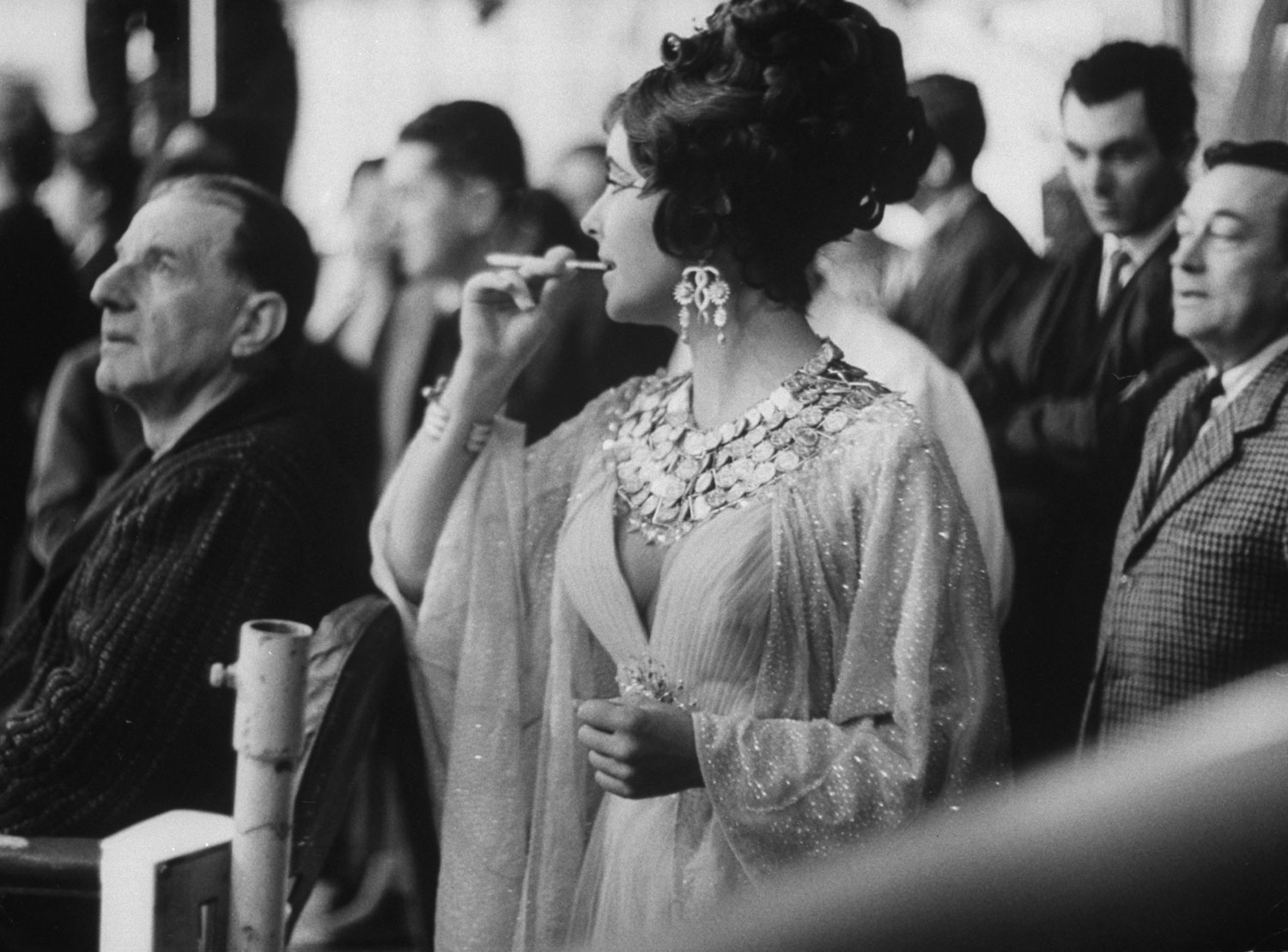 Elizabeth Taylor on the set of Cleopatra, Rome, 1962.