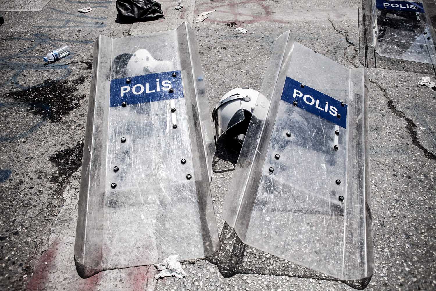 Riot police storm Taksim Square