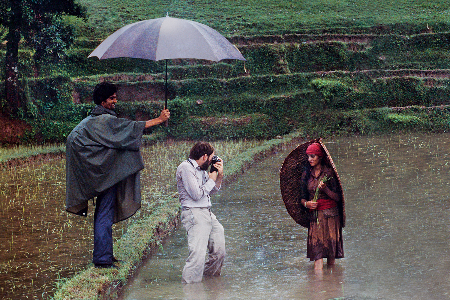 Steve McCurry photographing in Nepal, 1983 (Steve McCurry—Magnum Photos)