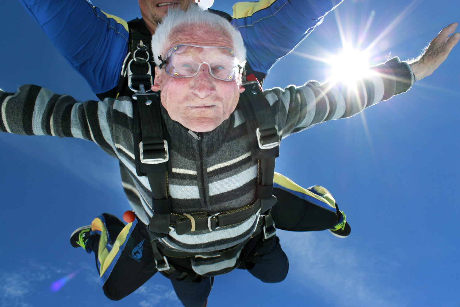 Exclusive. Alfred, The World's Oldest Parachutist - Soulac