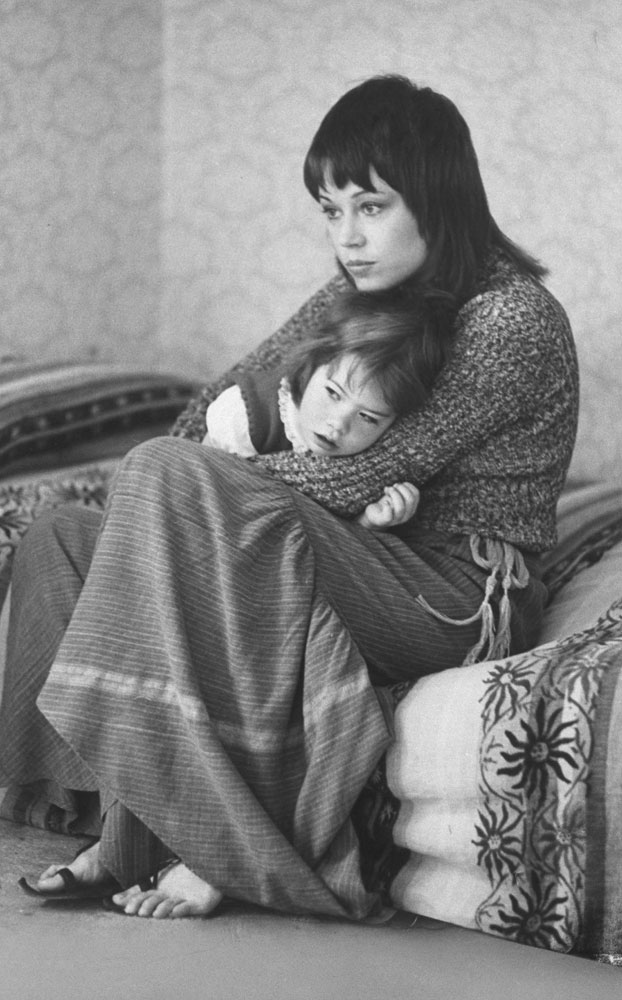 Jane Fonda and daughter Vanessa, 1971.