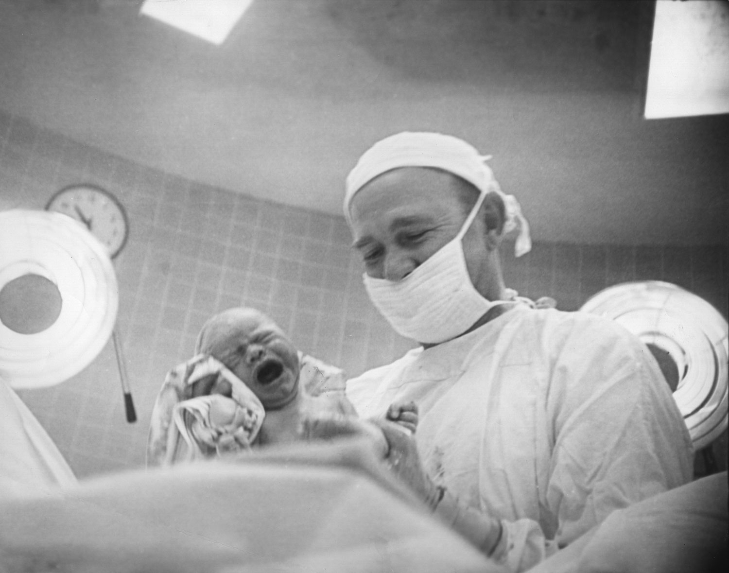 Gilmer Loring Brush, seconds after being born, at Mount Sinai Hospital in Los Angeles, on July 29, 1953.