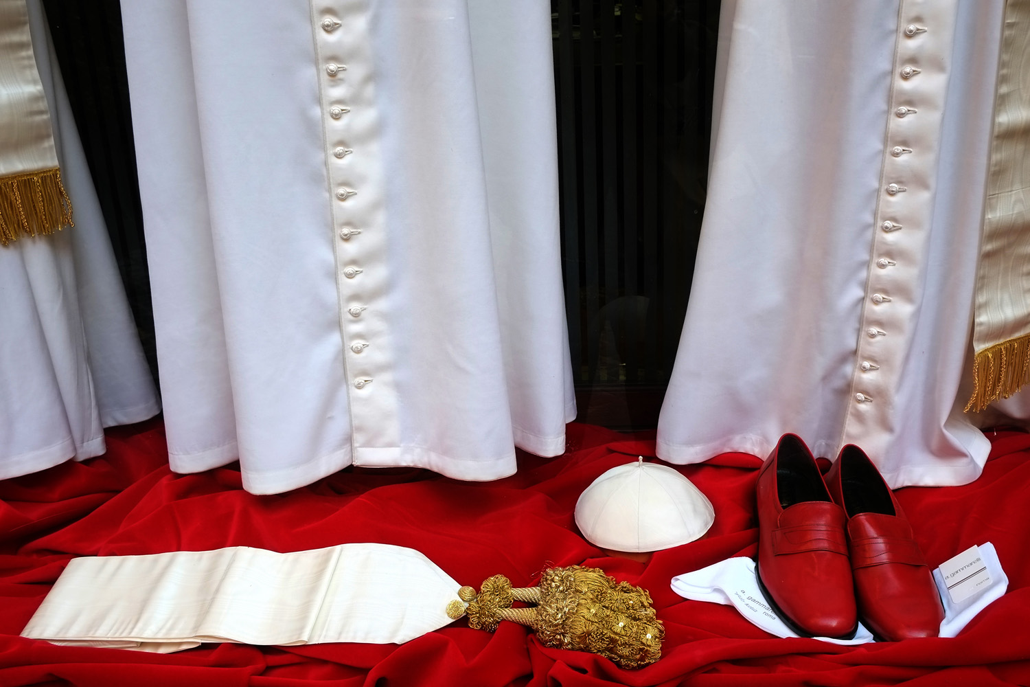 ITALY-VATICAN-POPE-TAILOR-VESTMENTS
