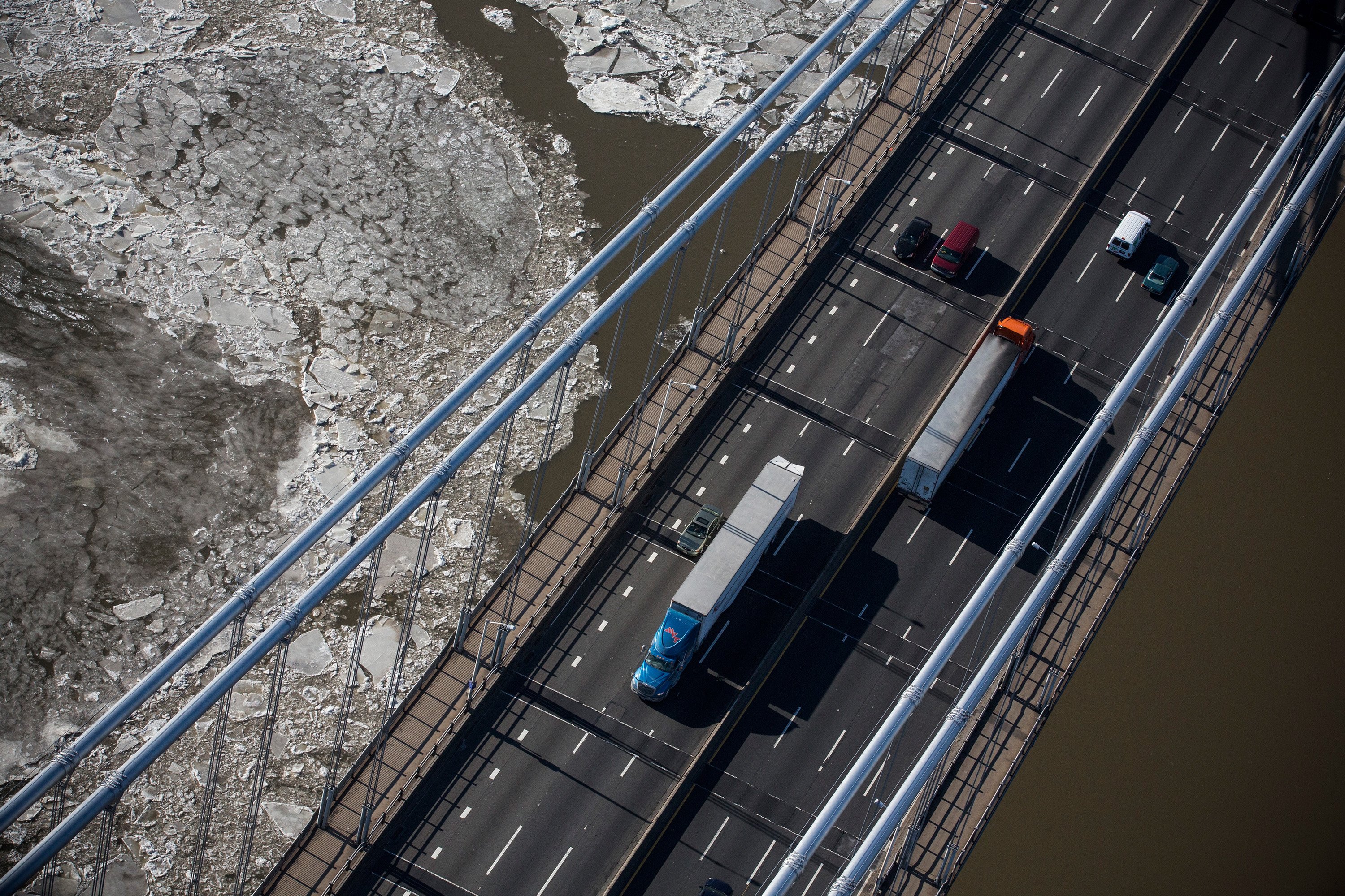 Traffic drives across the George Washington Bridge on January 9, 2014 in Fort Lee, N.J. (Andrew Burton / Getty Images)