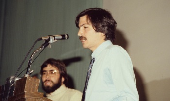 Steve Wozniak (in background) and Steve Jobs at the BCS's Applefest '82 (Courtesy Jonathan Rotenberg)
