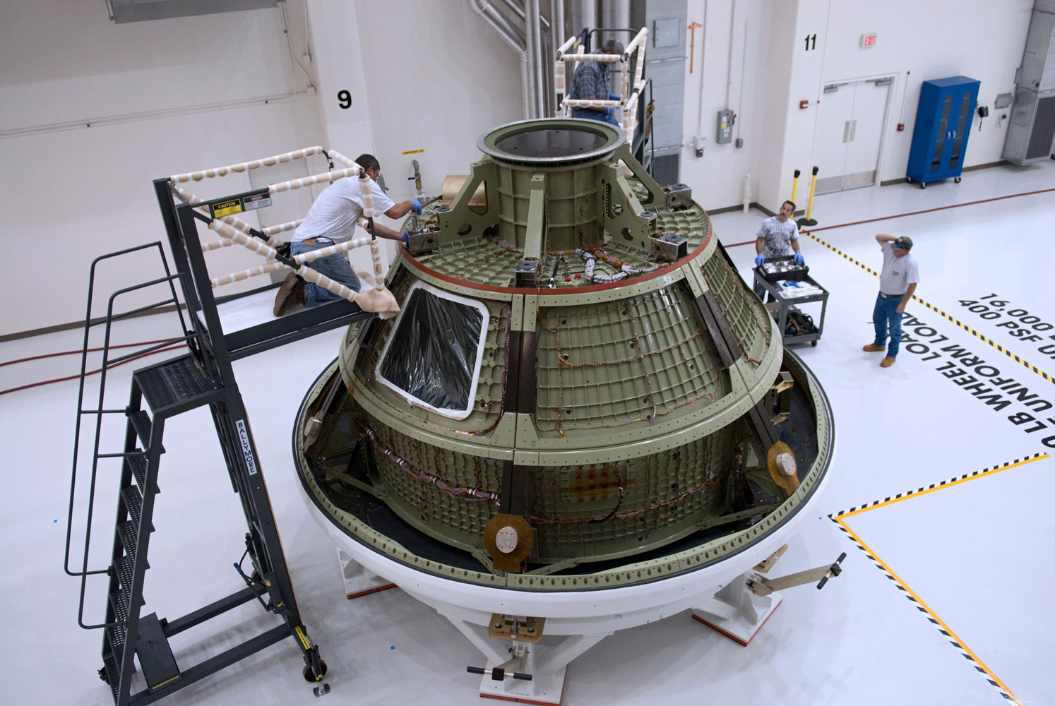 A test version of Orion arrived at the Kennedy Space Center on April 21, 2012. This model will be used for ground operations practice in advance of the first test flight.