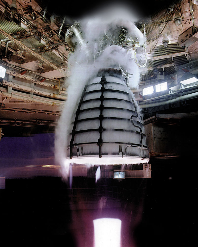 Four RS-25 engines—here undergoing undergoing a hot-fire test—will power the core stage of the SLS.