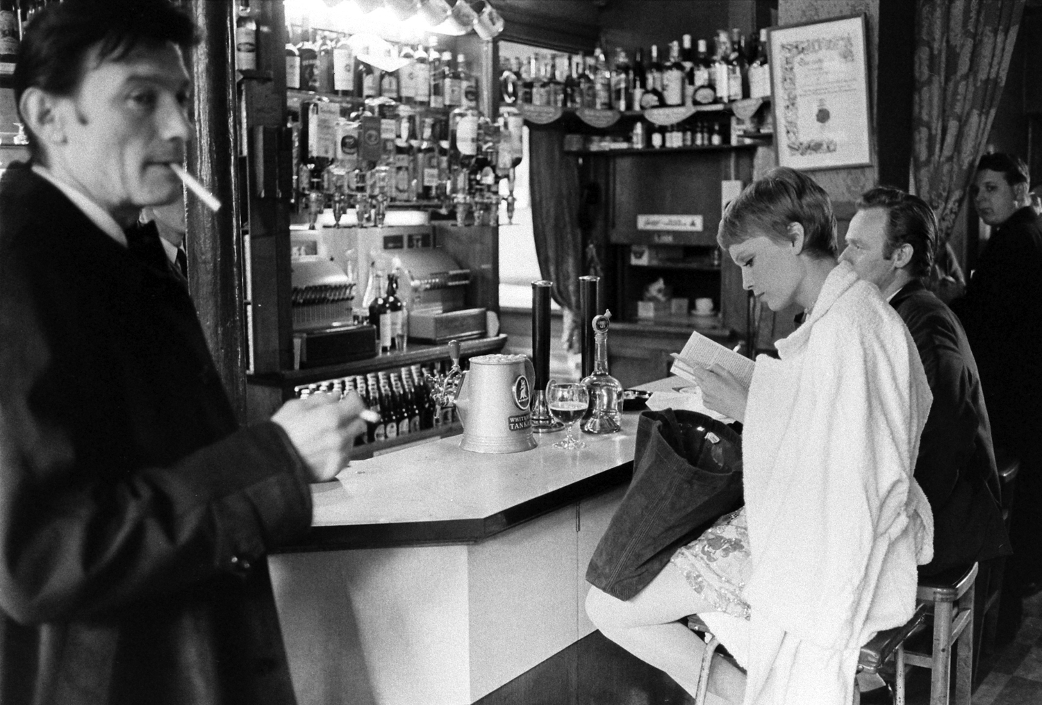 Mia Farrow and Laurence Harvey, 1967.