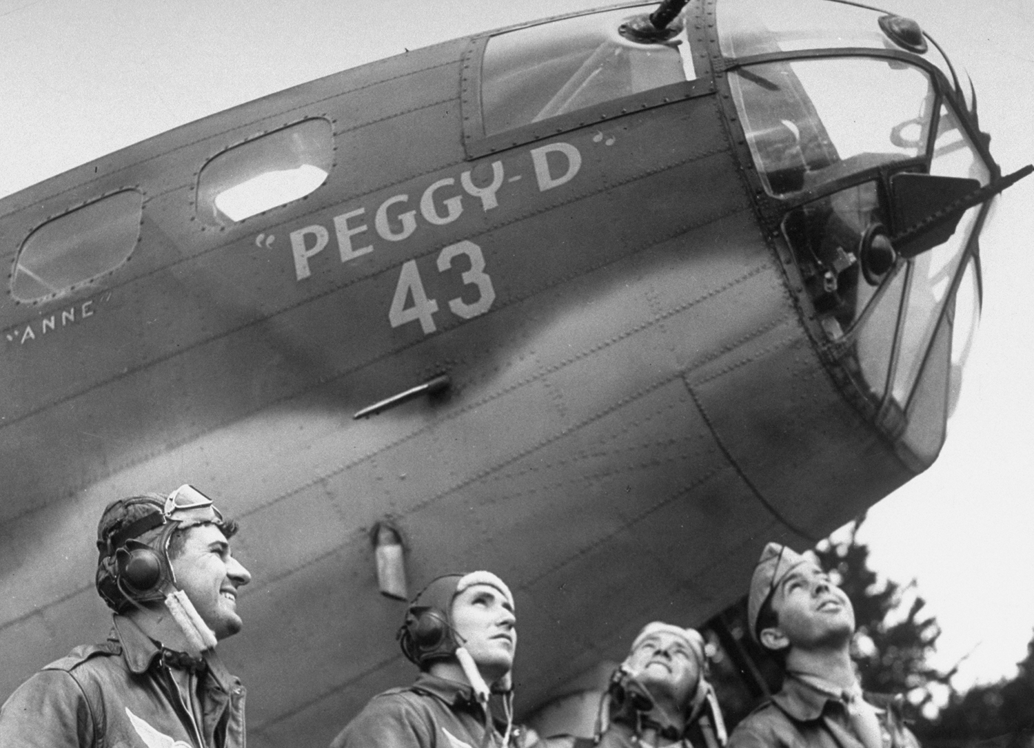 American bomber crew in England, 1942.