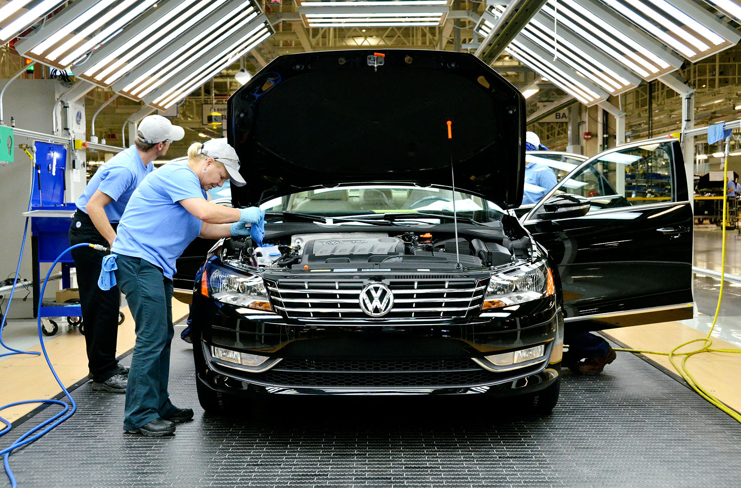 Line inspection workers check out a Volkswagen AG 2012 Passat at the company's factory in Chattanooga, Tennessee, June 1, 2011. (Mark Elias&mdash;Bloomberg/Getty Images)
