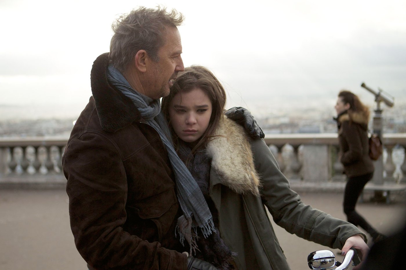 Kevin Costner and Hailee Steinfeld star in 3 Days to Kill.