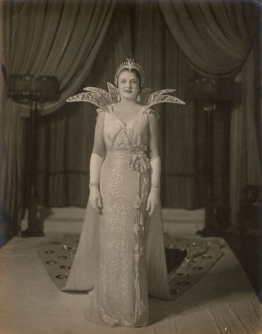 Lydia Phillips, Queen of the Elves of Oberon, Gelatin-Silver, 1935