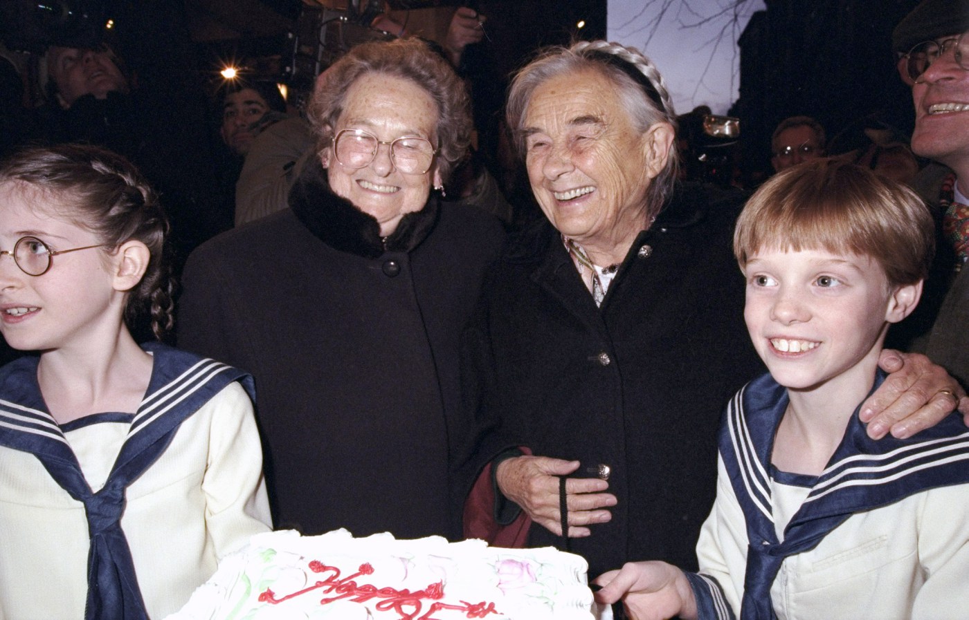 Maria von Trapp (center right) with her sister Agathe in 1998.