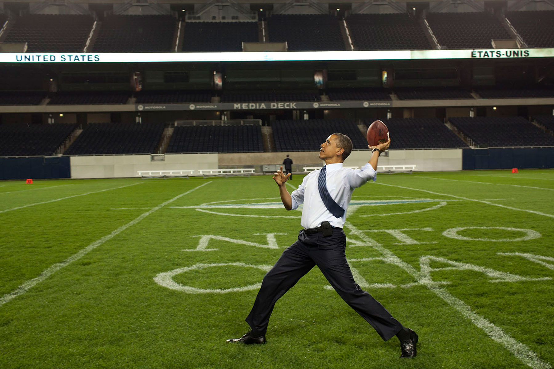obama-football