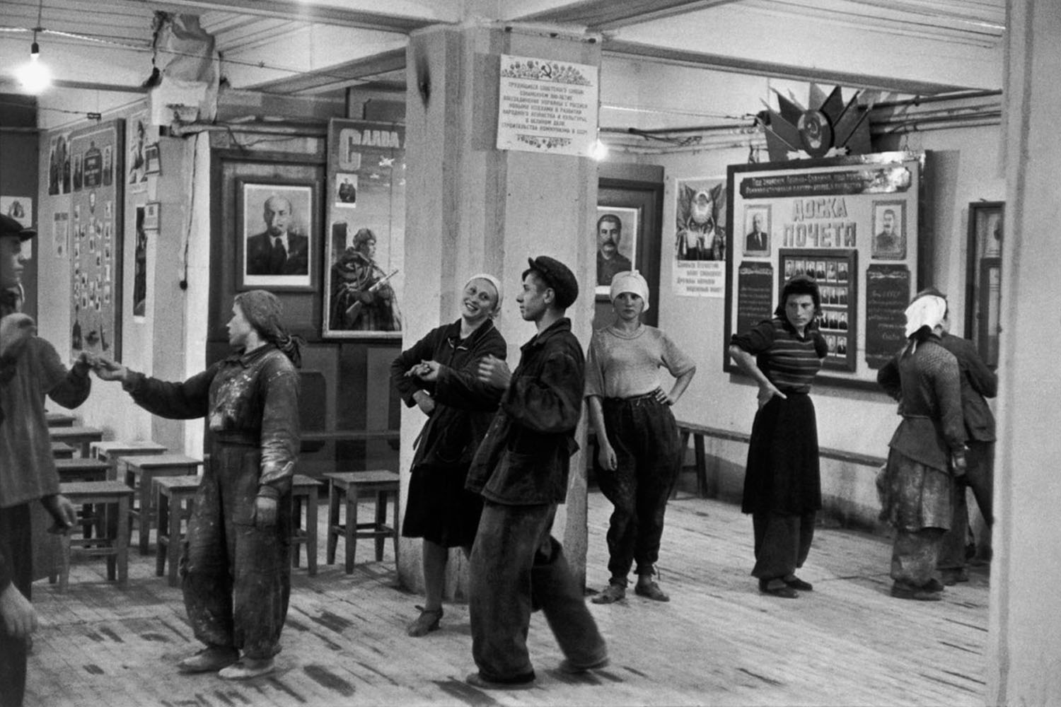 SOVIET UNION. Moscow. 1954. Canteen for workers building the Hotel Metropol.