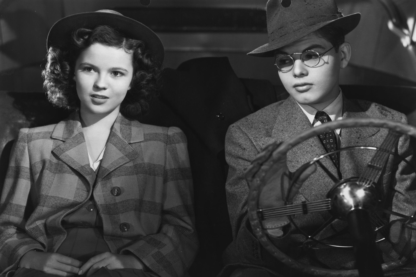 Shirley Temple and actor Dickie Moore in 'Miss Annie Rooney' (1942).